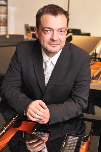 Dirk Schrot, Klavierbauer und Geschäftsführer von Rehbock Pianos